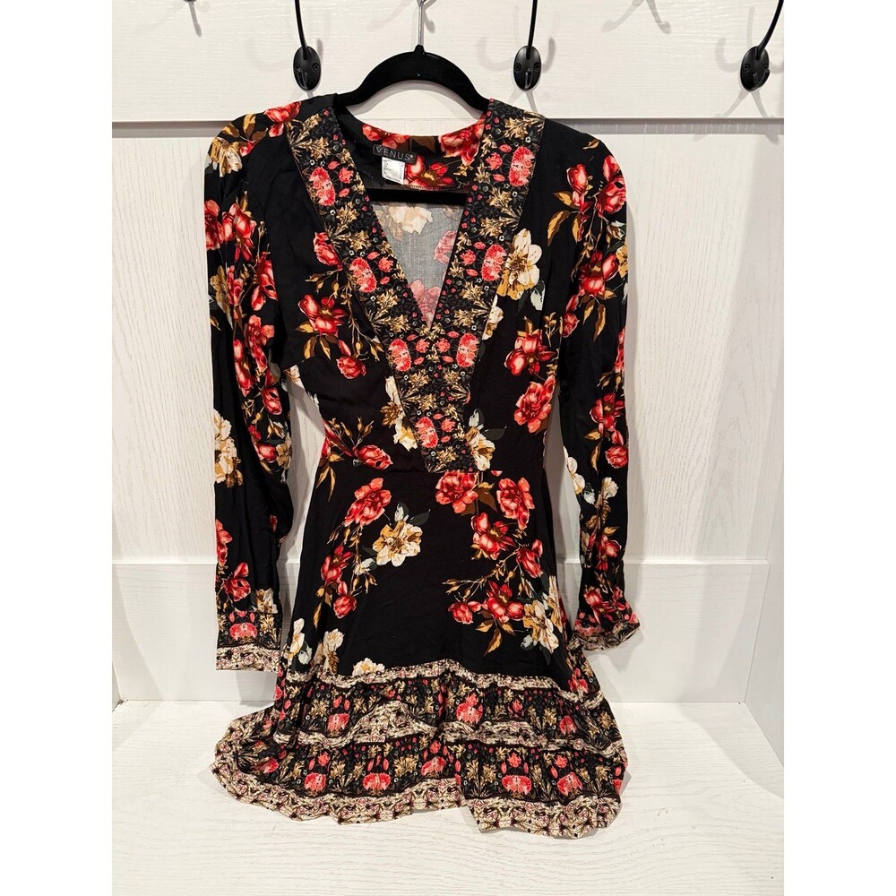 Venus floral dress size 8 NWOT